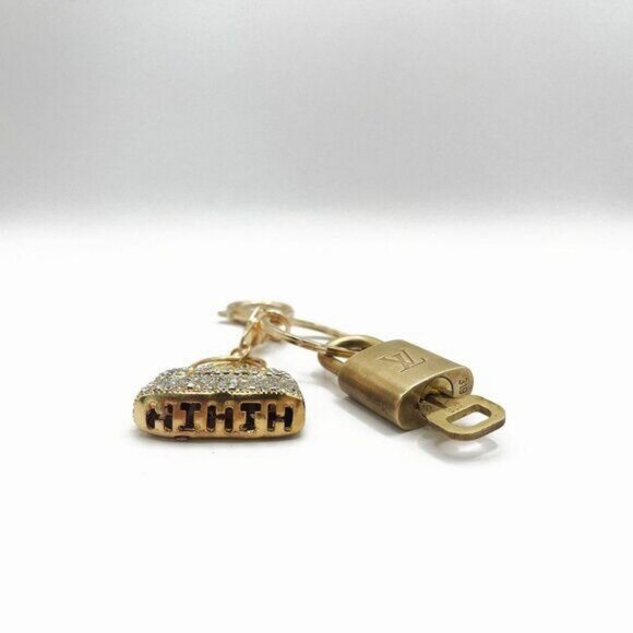 Authentic Louis Vuitton Lock & Key with Bag Purse Charm Keychain Key Charm Chain - Picture 4 of 4